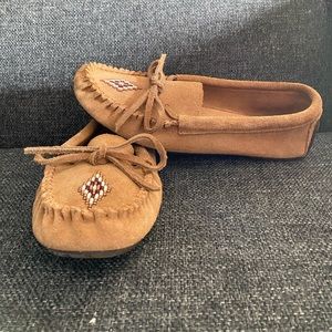 Manitobah Harvester Moccasin Flats Size 7